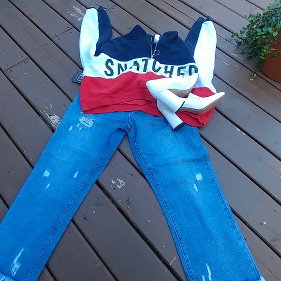 DISTRESSED CROPPED JEAN'S - Picture 3 of 4